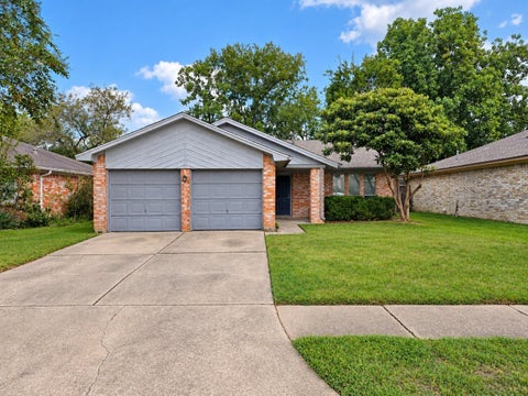 Photo of 6519 La Violetta Drive, Houston, TX 77083 (MLS # 44634090)