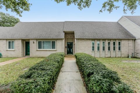 Photo of 2146 Greenbriar Colony Drive #3, Houston, TX 77032 (MLS # 30879243)
