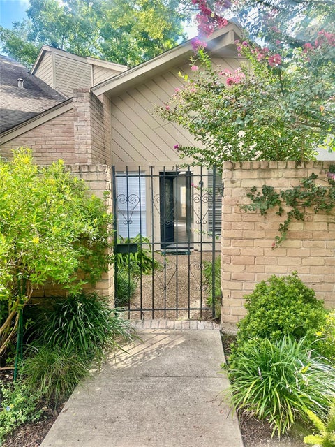 Photo of 12625 Memorial Drive #20, Houston, TX 77024 (MLS # 11447850)