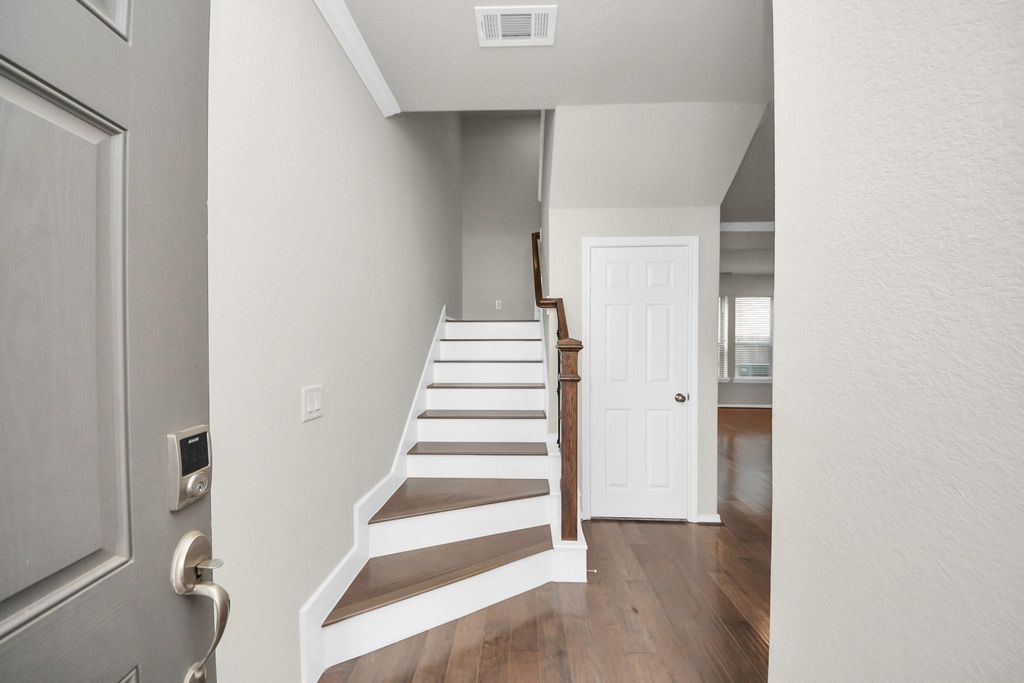 Photo of 9307 Bauer Vista Drive, Houston, TX 77080 (MLS # 83690642)