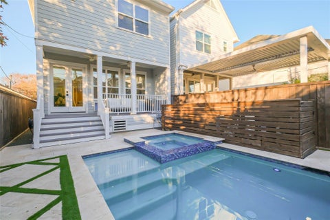 Photo of 508 W 26th Street, Houston, TX 77008 (MLS # 46521751)