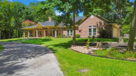 82 Dahlia Road Huntsville TX 77320