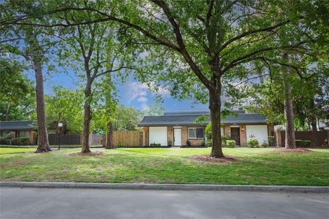 Photo of 12054 Mighty Oak Drive #A, Houston, TX 77066 (MLS # 76418957)