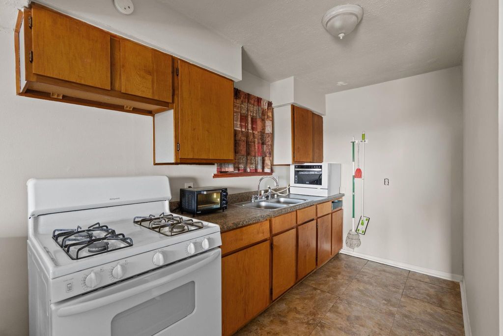 Photo of 810 93rd Street, Galveston, TX 77554 (MLS # 63964177)