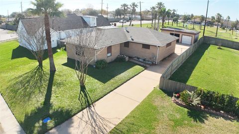 2317 Wimcrest Street Galveston TX 77551