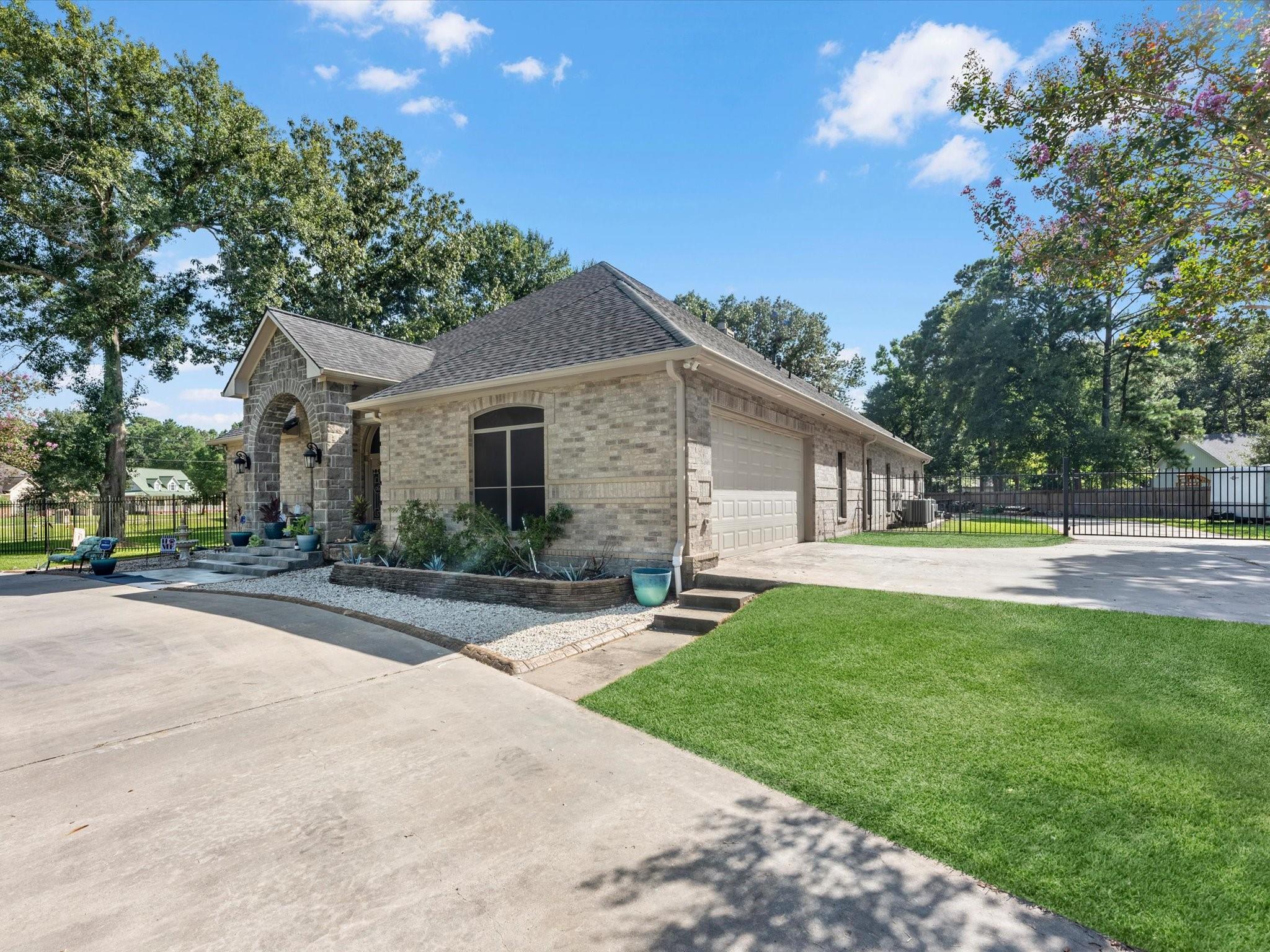 218 Lago Trace Drive