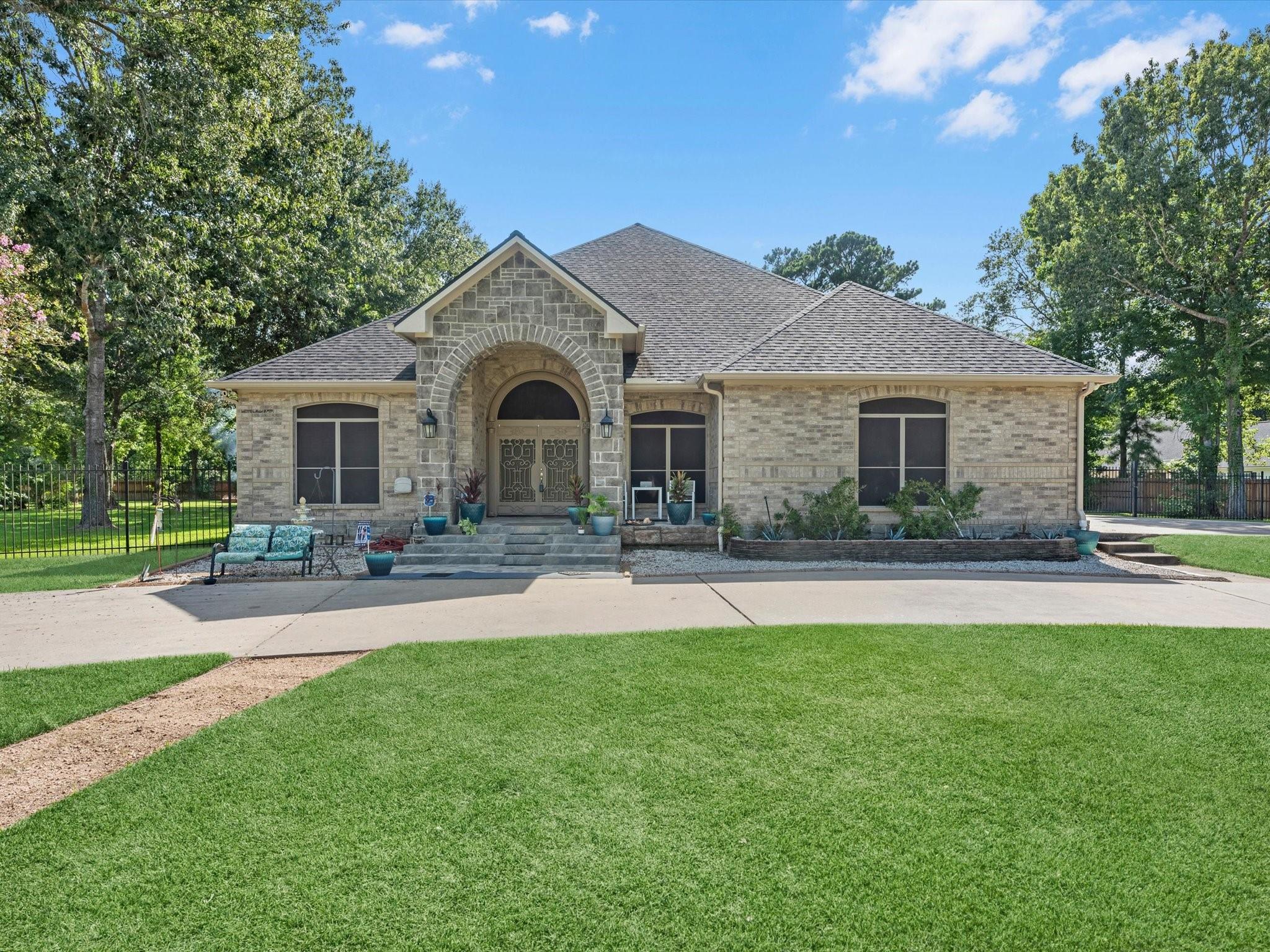 218 Lago Trace Drive