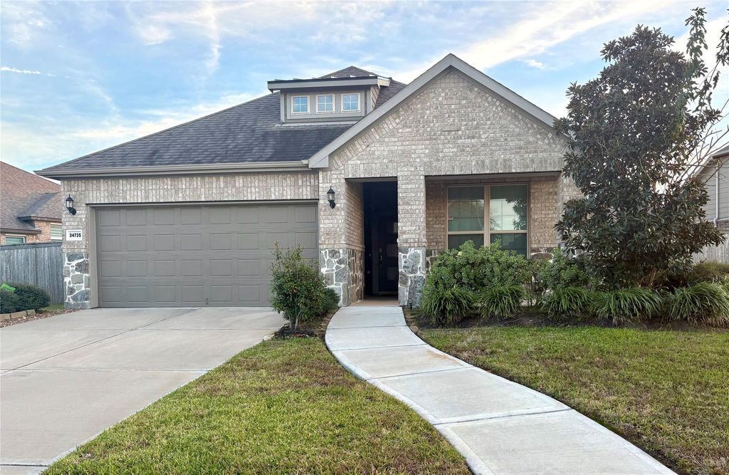 Photo of 24735 Twilight Hollow Lane, Richmond, TX 77406 (MLS # 9863959)