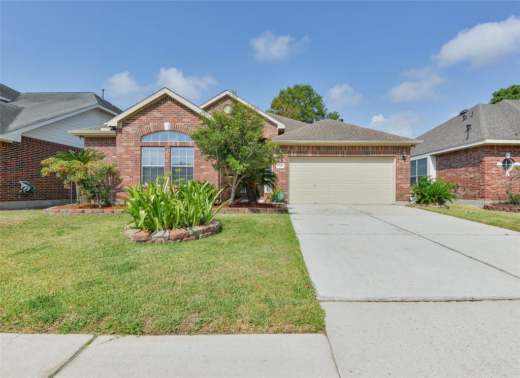 Photo of 18411 Atasca Woods Trace, Humble, TX 77346 (MLS # 10292117)