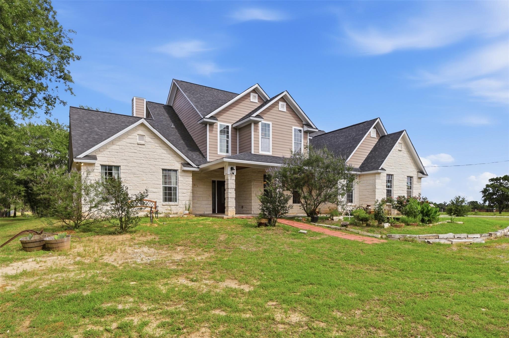3860 Grapevine Drive