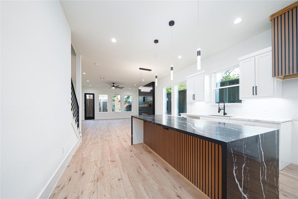 Photo of 2503 Parker Road, Houston, TX 77093 (MLS # 24094237)