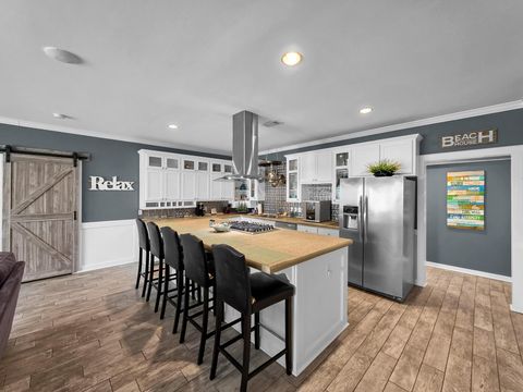 Tiny photo for 2946 Laguna Drive, Crystal Beach, TX 77650 (MLS # 94860979)