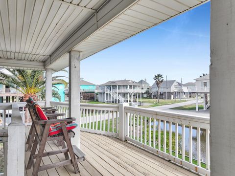 Tiny photo for 2946 Laguna Drive, Crystal Beach, TX 77650 (MLS # 94860979)