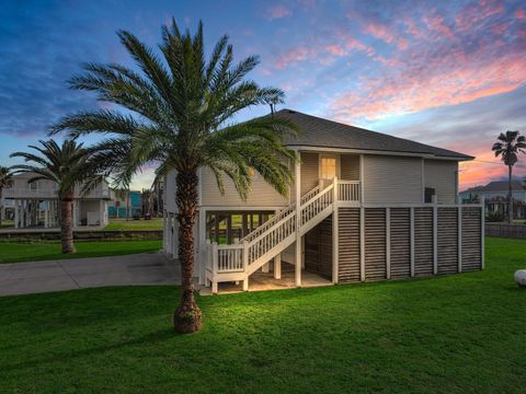 Tiny photo for 2946 Laguna Drive, Crystal Beach, TX 77650 (MLS # 94860979)