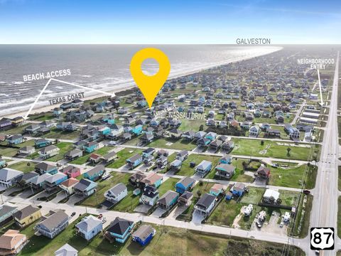 Tiny photo for 2946 Laguna Drive, Crystal Beach, TX 77650 (MLS # 94860979)