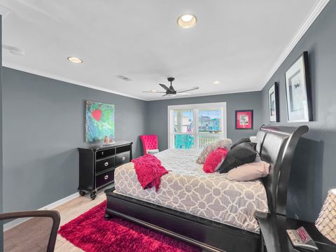 Tiny photo for 2946 Laguna Drive, Crystal Beach, TX 77650 (MLS # 94860979)