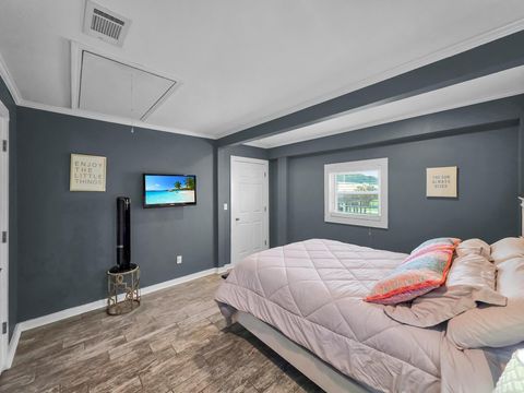 Tiny photo for 2946 Laguna Drive, Crystal Beach, TX 77650 (MLS # 94860979)