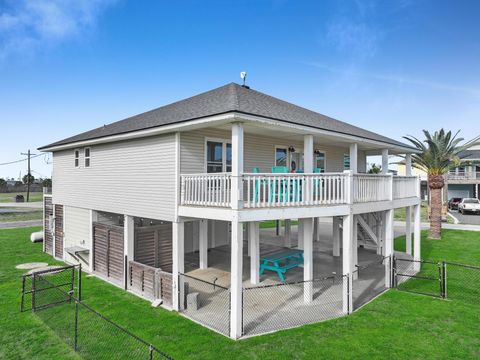 Tiny photo for 2946 Laguna Drive, Crystal Beach, TX 77650 (MLS # 94860979)