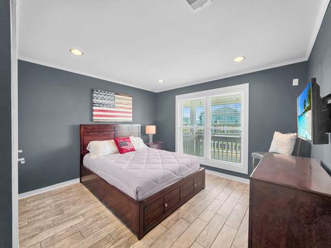 Tiny photo for 2946 Laguna Drive, Crystal Beach, TX 77650 (MLS # 94860979)