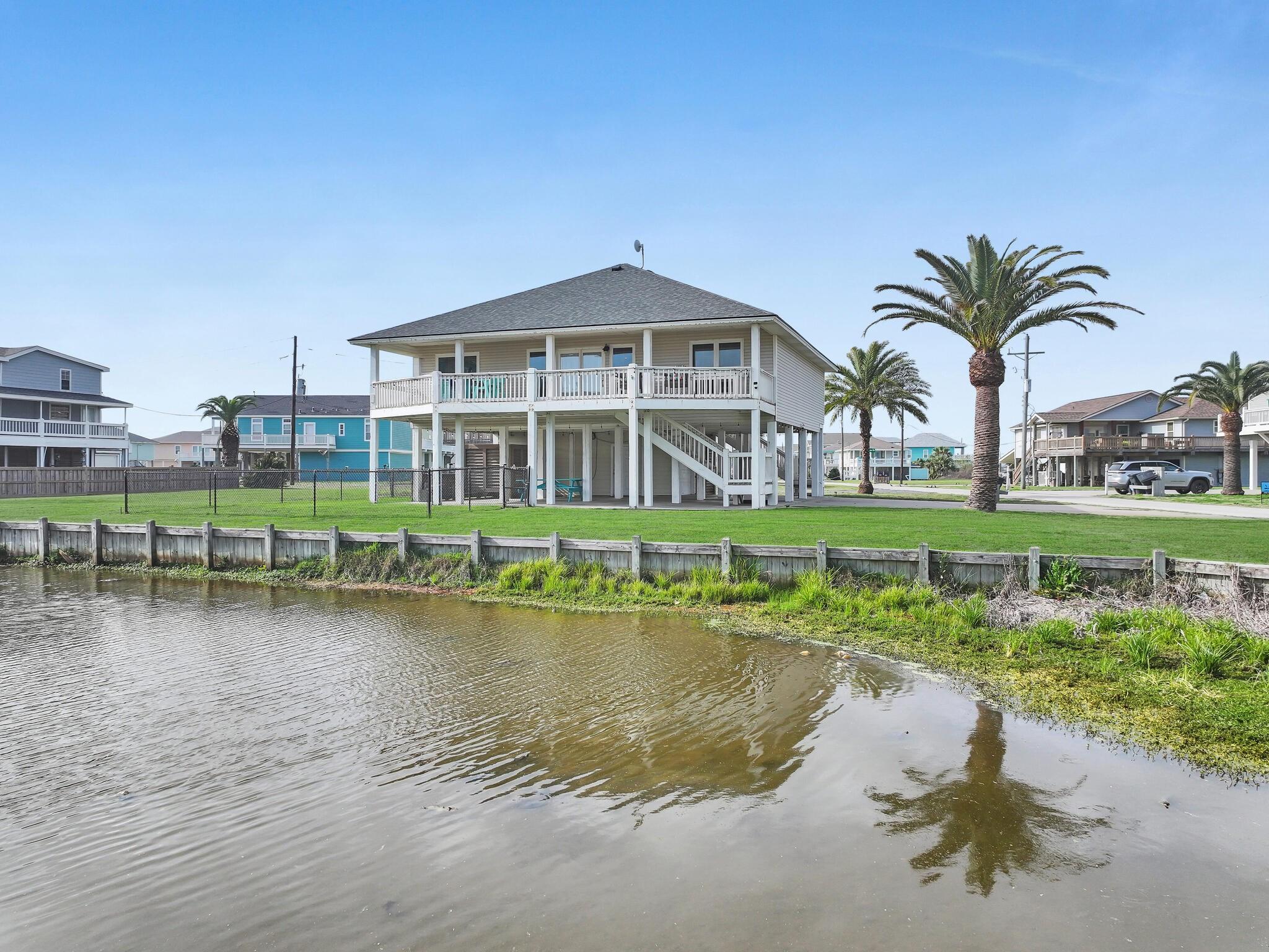 2946 Laguna Drive