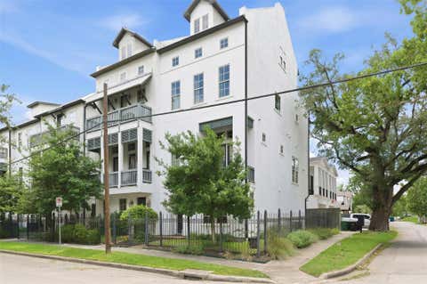 Photo of 2702 Cortlandt Street, Houston, TX 77008 (MLS # 60759754)
