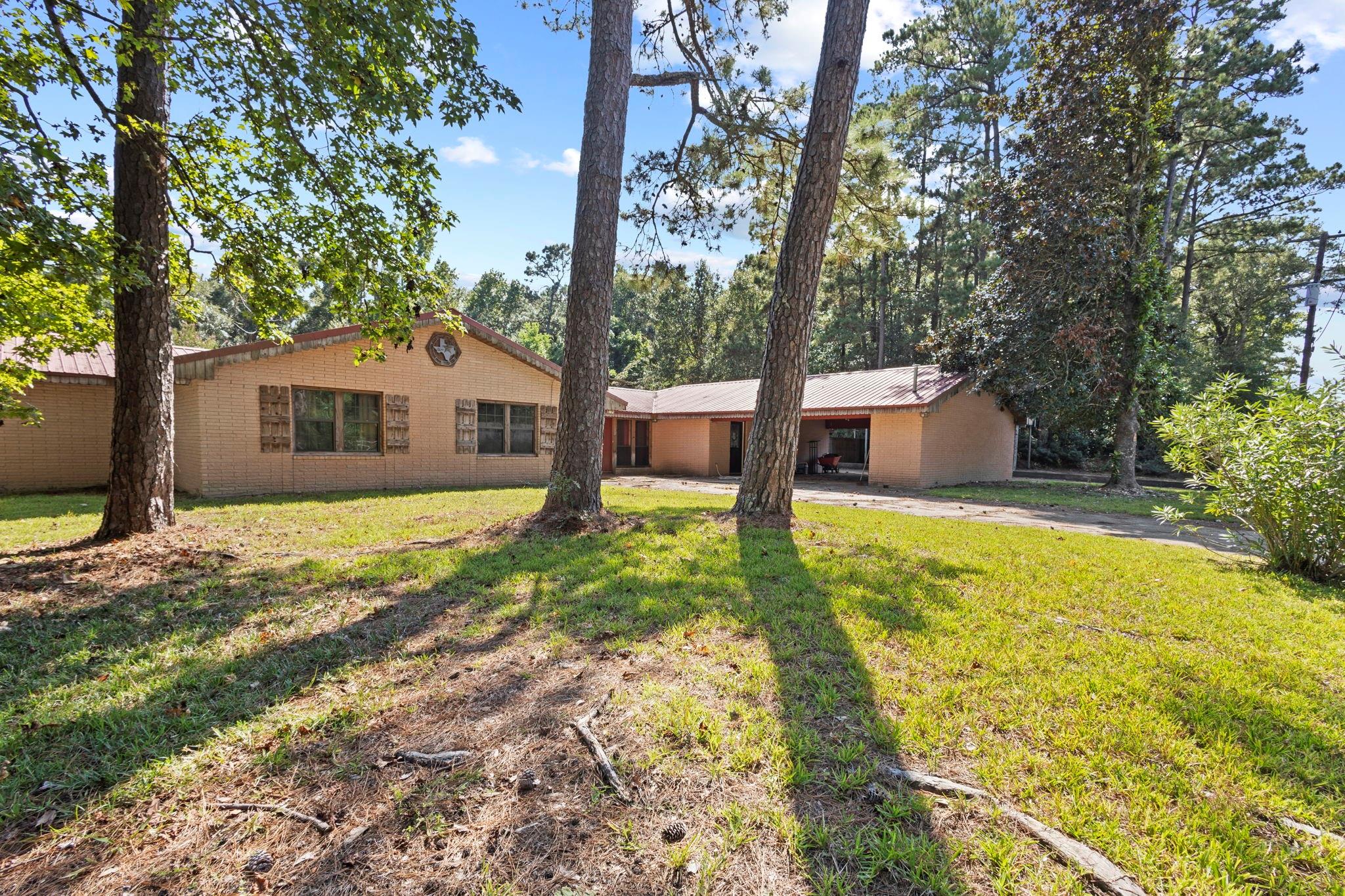 303 W Stringer Street