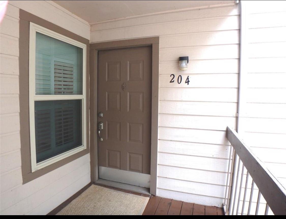 204E Lakeview Terrace