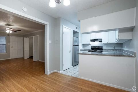 Apartment For Rent - 6505 Westheimer Road #359<br/> Houston, TX 77057