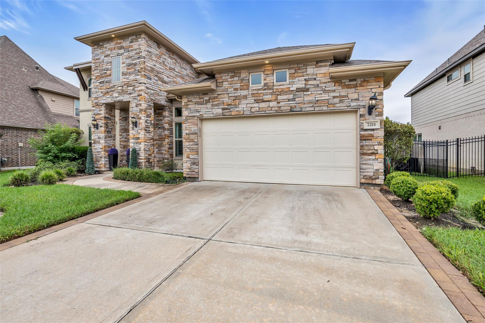 7211 Julie Pond Lane