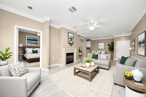 Photo of 2400 Mccue Road #333, Houston, TX 77056 (MLS # 19448303)