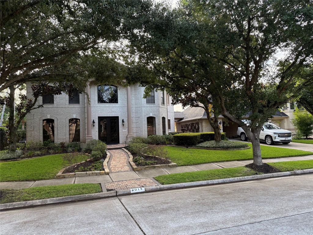 Photo of 3014 Acorn Wood Way, Houston, TX 77059 (MLS # 14480406)