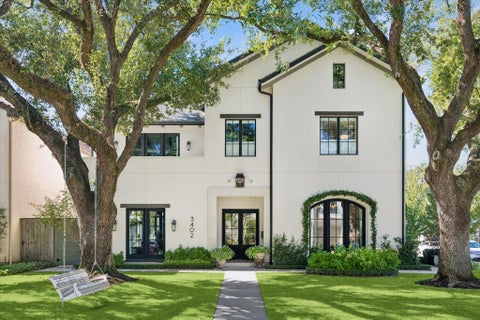 Photo of 3402 Banbury Place, Houston, TX 77027 (MLS # 5922892)
