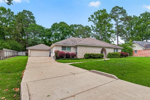 Photo of 737 Holly Springs Drive, Conroe, TX 77302 (MLS # 87889061)