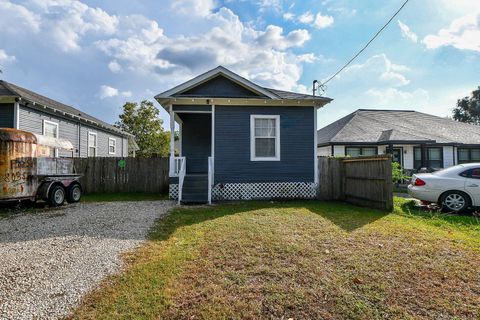 Photo of 1117 Fred Street #A, Houston, TX 77088 (MLS # 44030371)