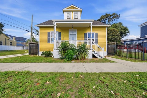 Photo of 2914 Avenue L, Galveston, TX 77550 (MLS # 79650205)