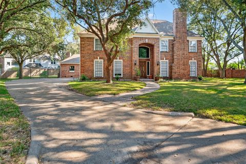 Photo of 1615 Kelliwood Oaks Drive, Katy, TX 77450 (MLS # 16369109)
