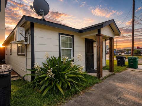Photo of 2303 Hadley Alley, Houston, TX 77003 (MLS # 9948503)