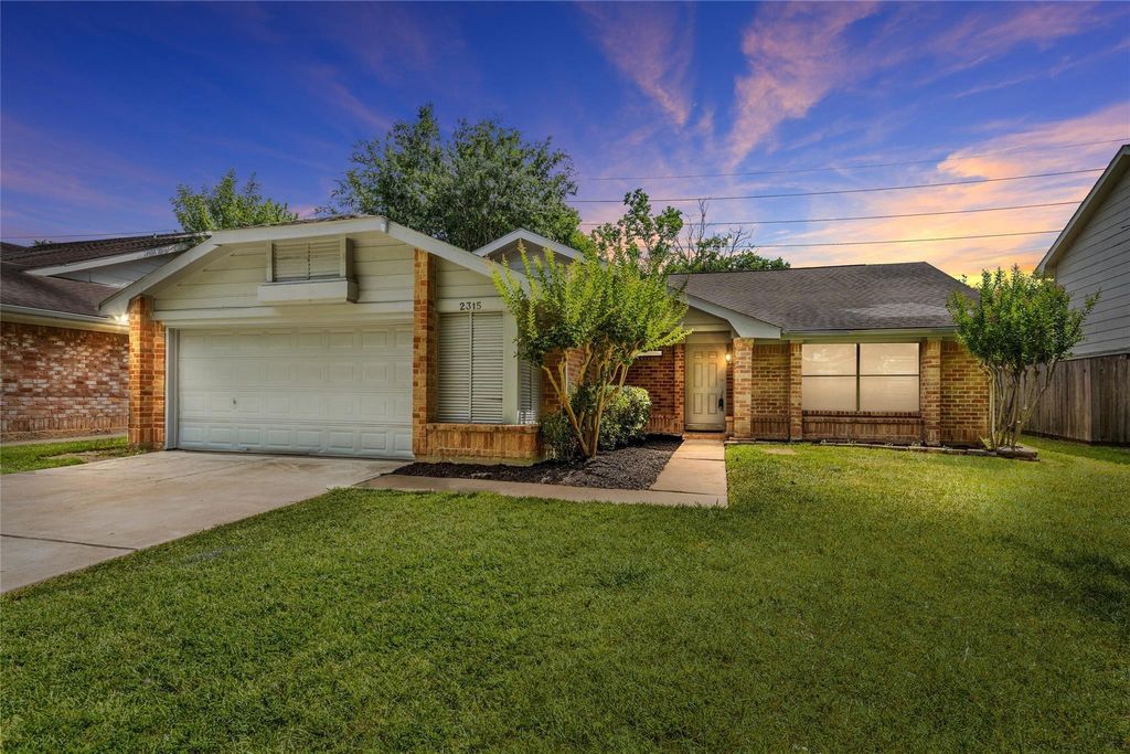 Photo of 2315 Woodstream Boulevard, Sugar Land, TX 77479 (MLS # 76242077)