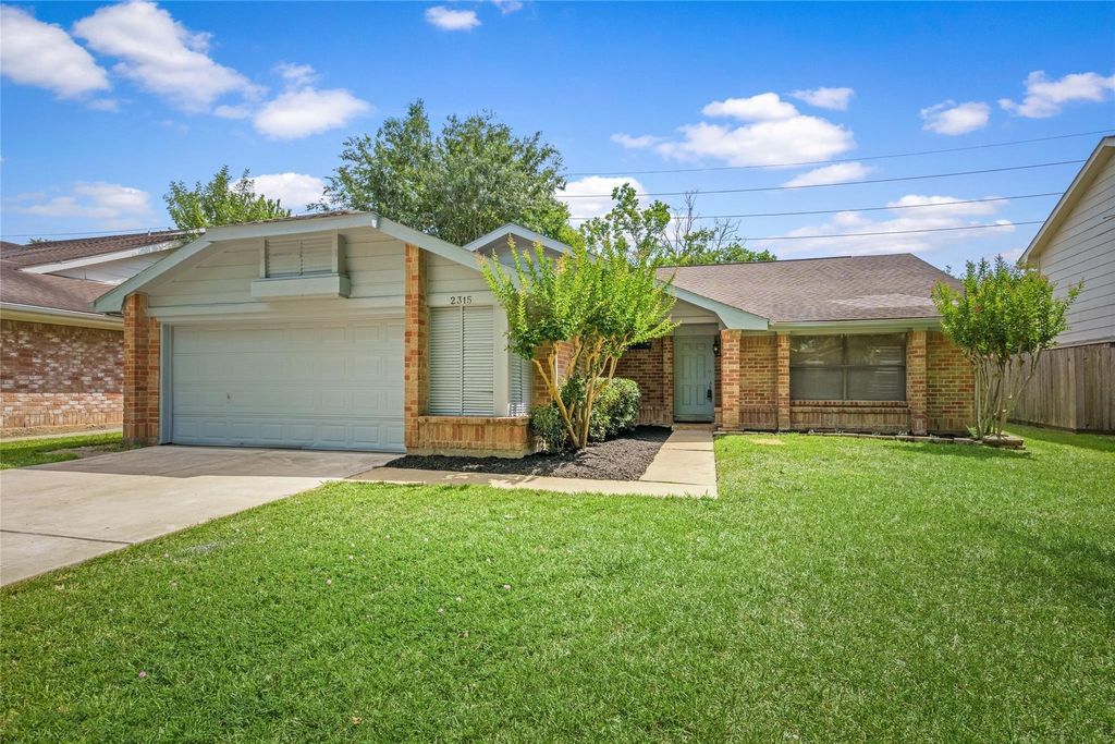 Photo of 2315 Woodstream Boulevard, Sugar Land, TX 77479 (MLS # 76242077)