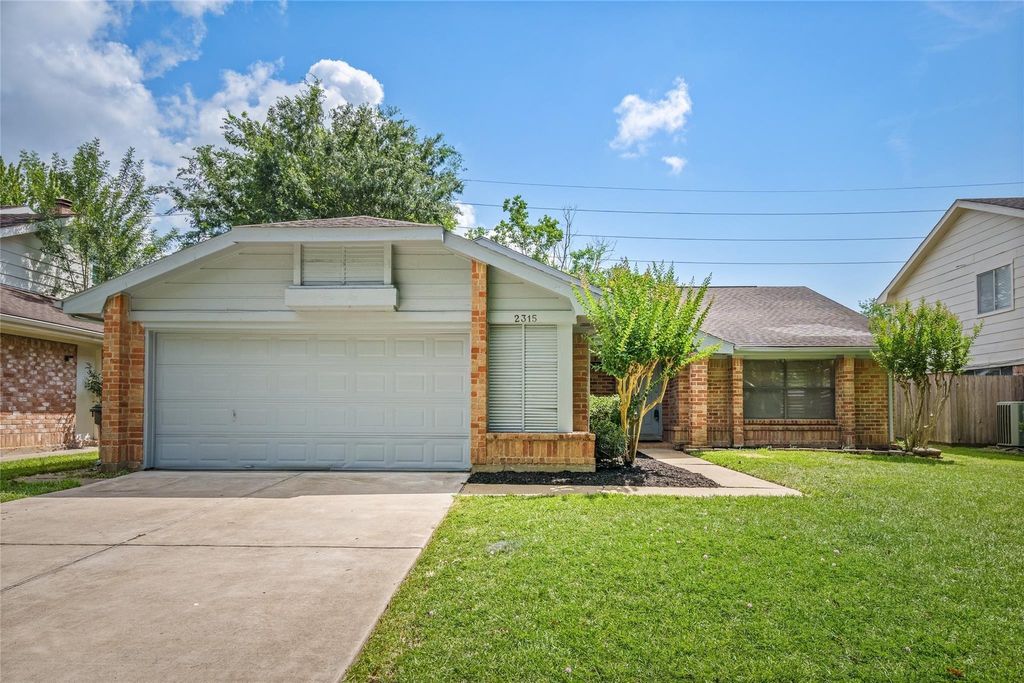 Photo of 2315 Woodstream Boulevard, Sugar Land, TX 77479 (MLS # 76242077)