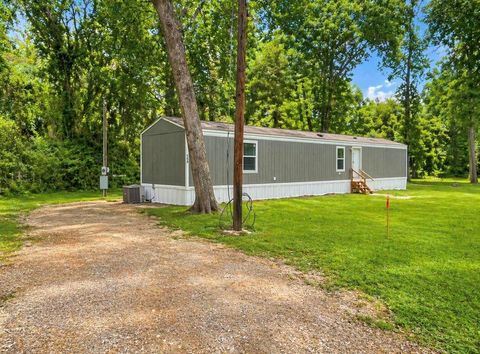 Photo of 154 Pintail Lane, Trinity, TX 75862 (MLS # 43227519)