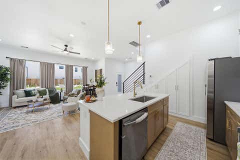 Photo of 8902 Knoll Leaf Drive, Houston, TX 77080 (MLS # 23760941)