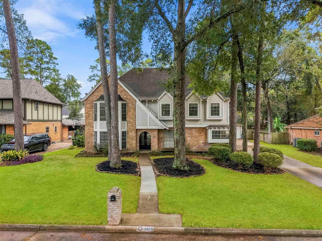Photo of 3610 Valley Haven Drive, Houston, TX 77339 (MLS # 5143788)