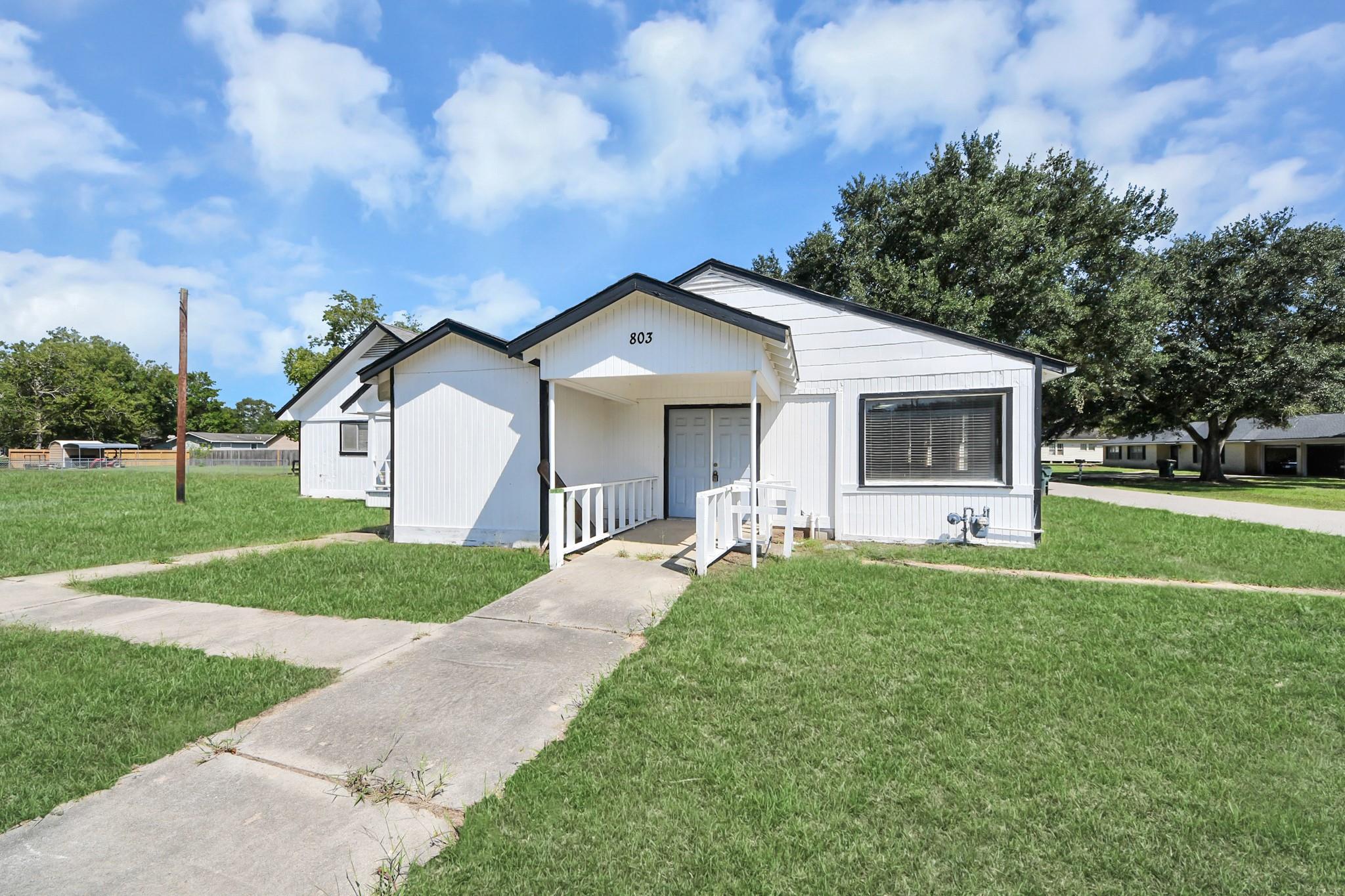 803 Live Oak Street