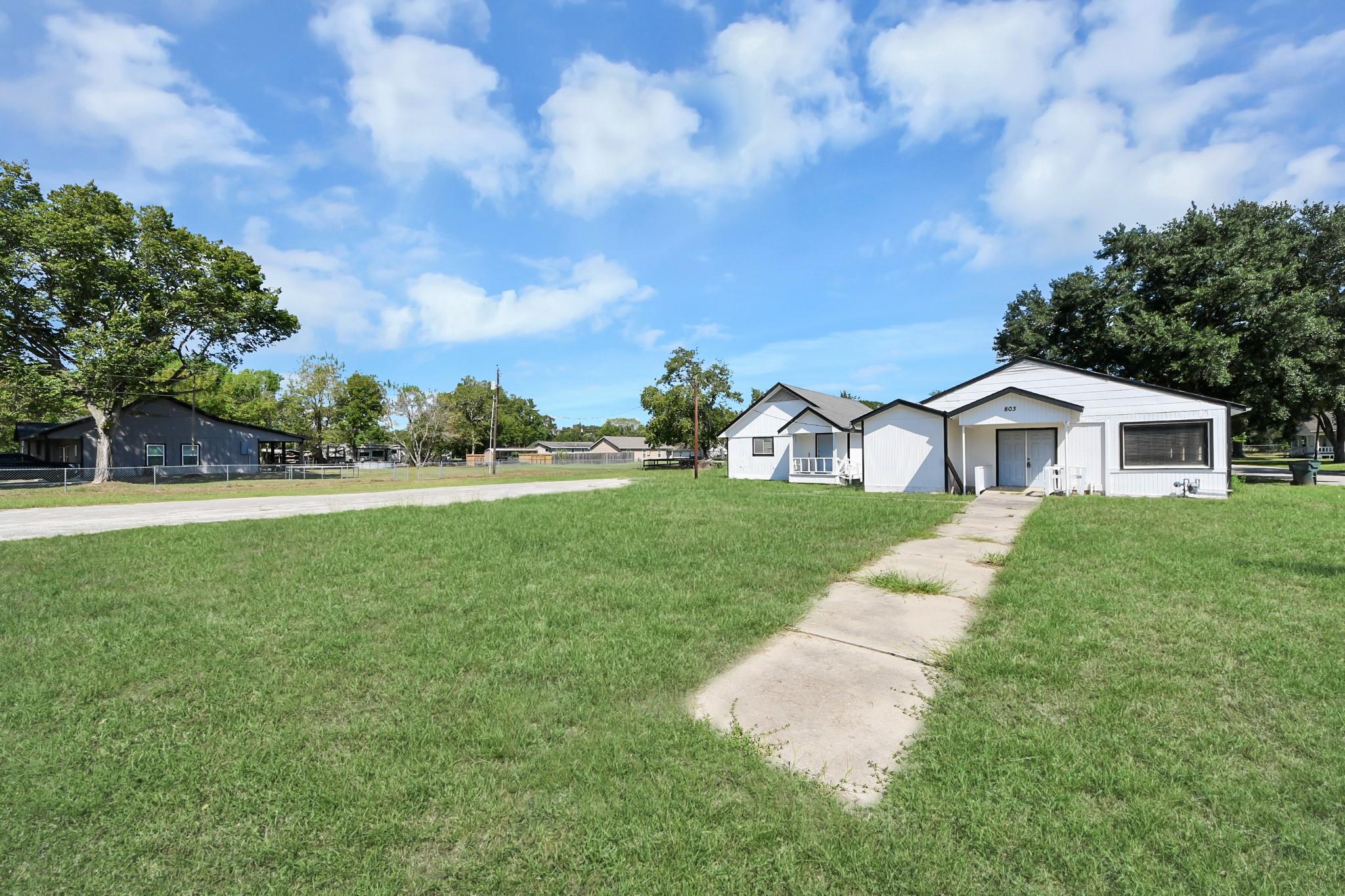 803 Live Oak Street