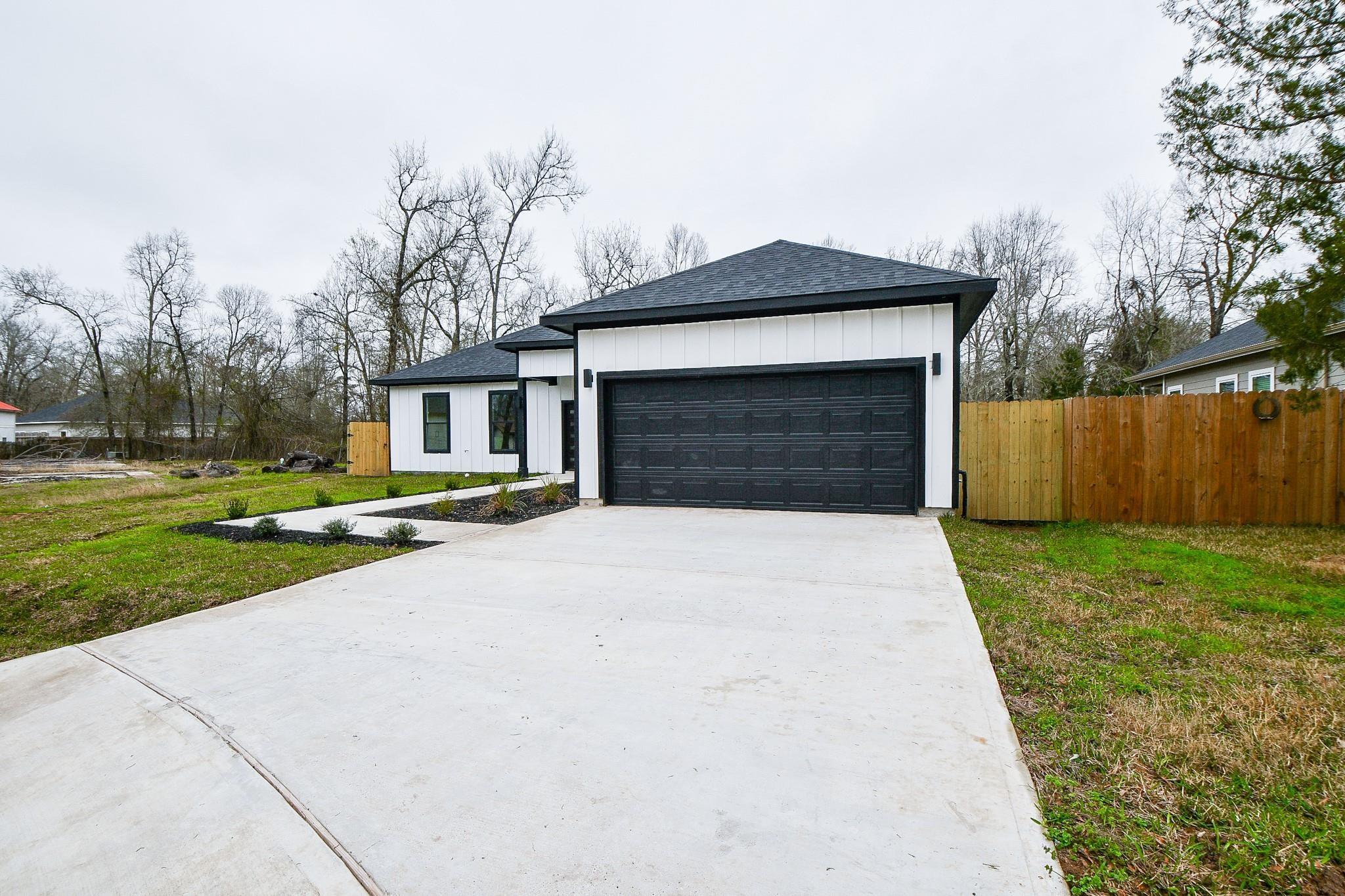 340 Bending Oaks Lane