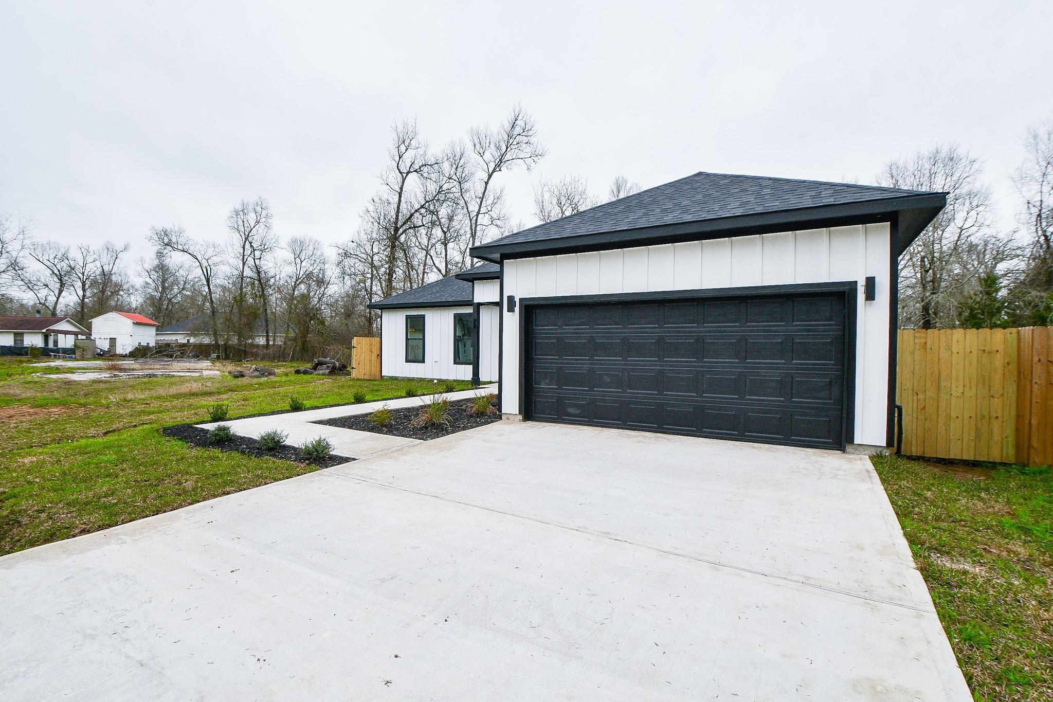 340 Bending Oaks Lane