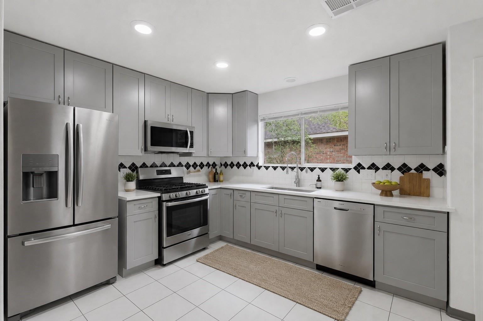 97 N Hollylaurel Circle