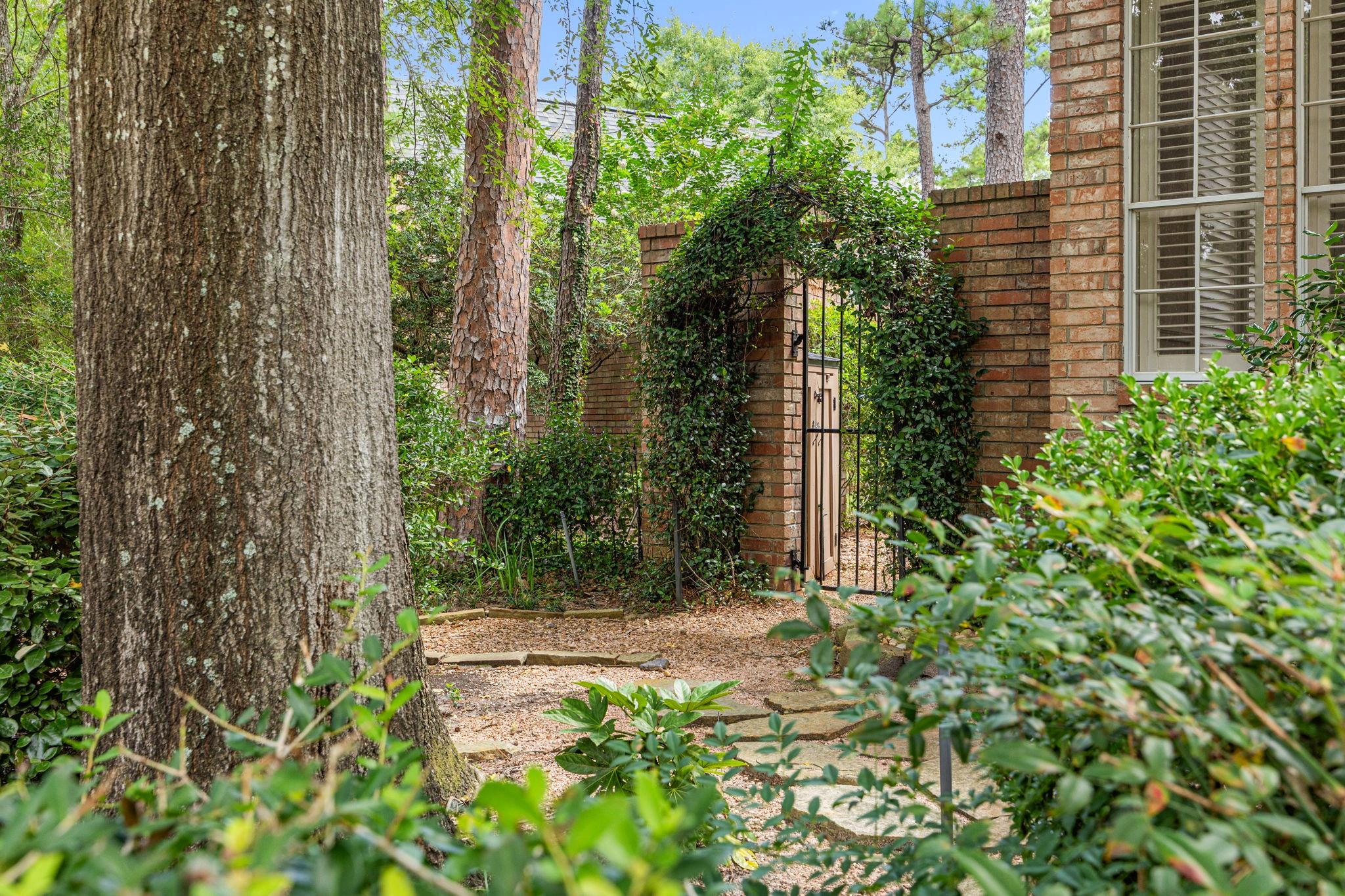 135 S Copperknoll Circle