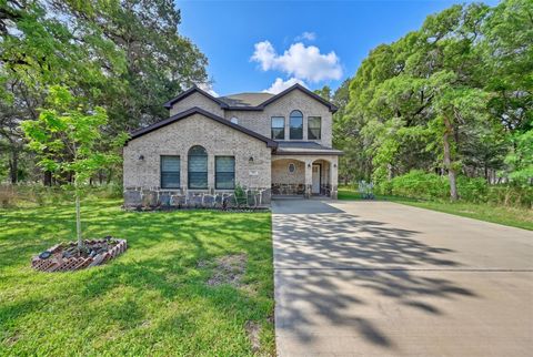 Photo of 305 Pinehurst Dr Drive, New Ulm, TX 78950 (MLS # 71062967)